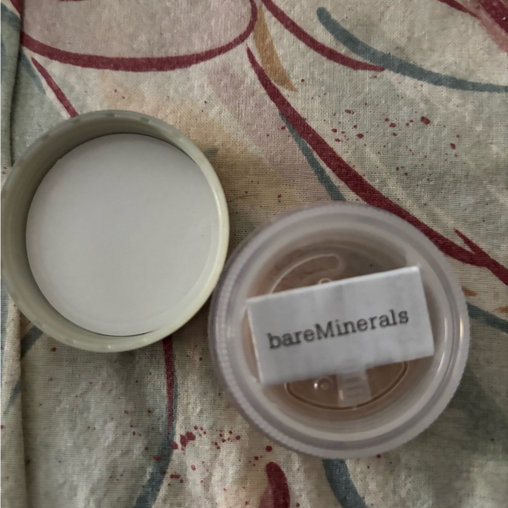 bareMinerals Mineral Veil Finishing Powder